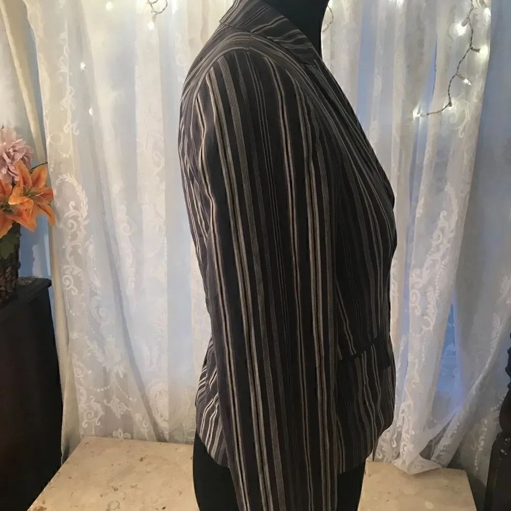 Calvin Klein Size 2 Stripped Jacket! - Picture 11 of 14